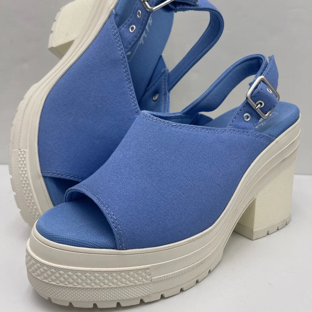 Converse WMNS A13810F
CHUCK 70 DE LUXE HEEL MULE OX OPEN SKY/EGRET Platform Heel - Picture 16 of 16